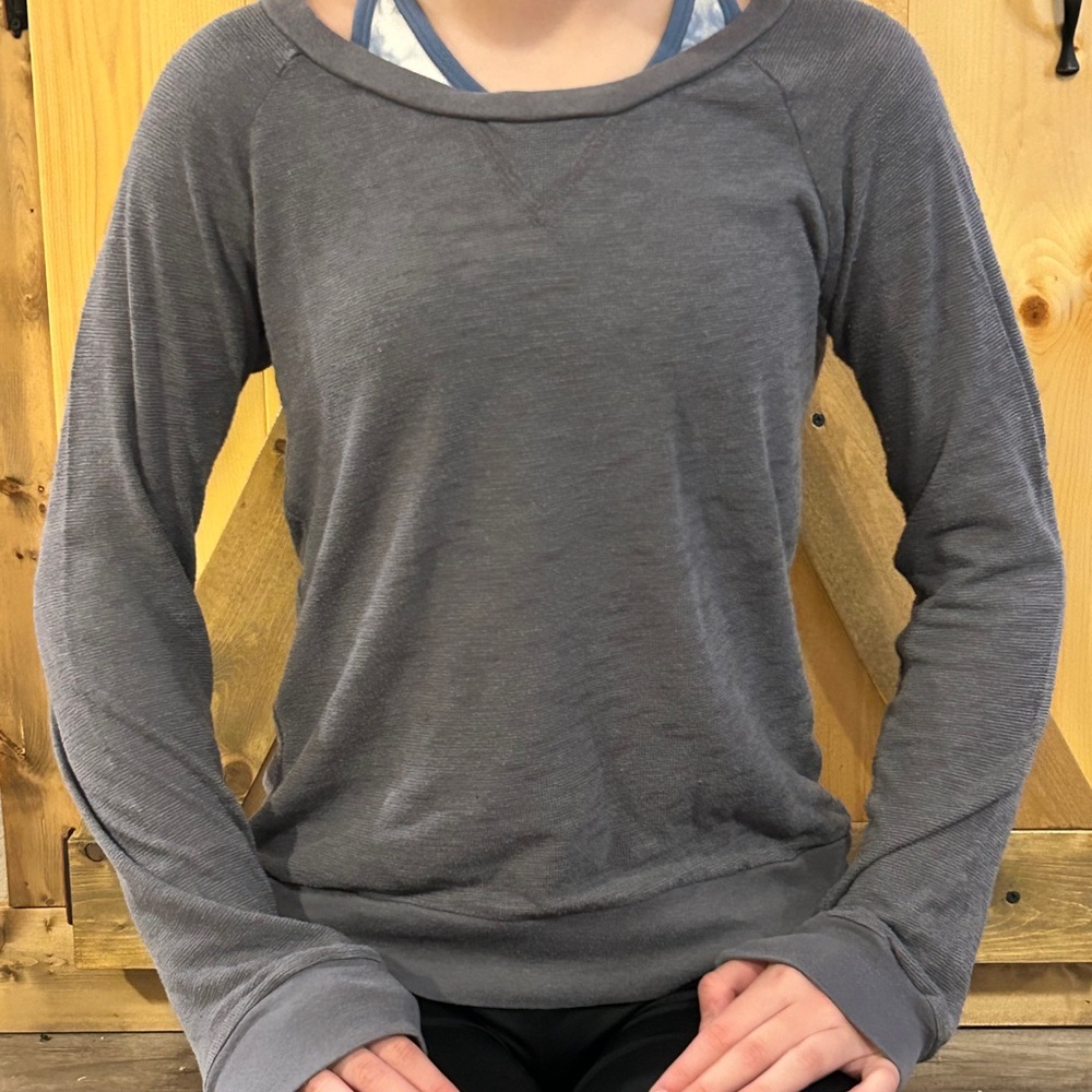 * 🤑💰🤑 3/$10.00 budle item 🤑💰🤑
**** no boundaries long sleeve shirt